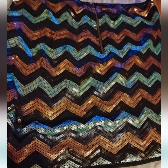 Sunny Leigh Pink Green Sequin Mini Skirt - Picture 4 of 6